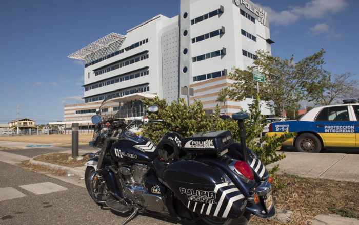 policía