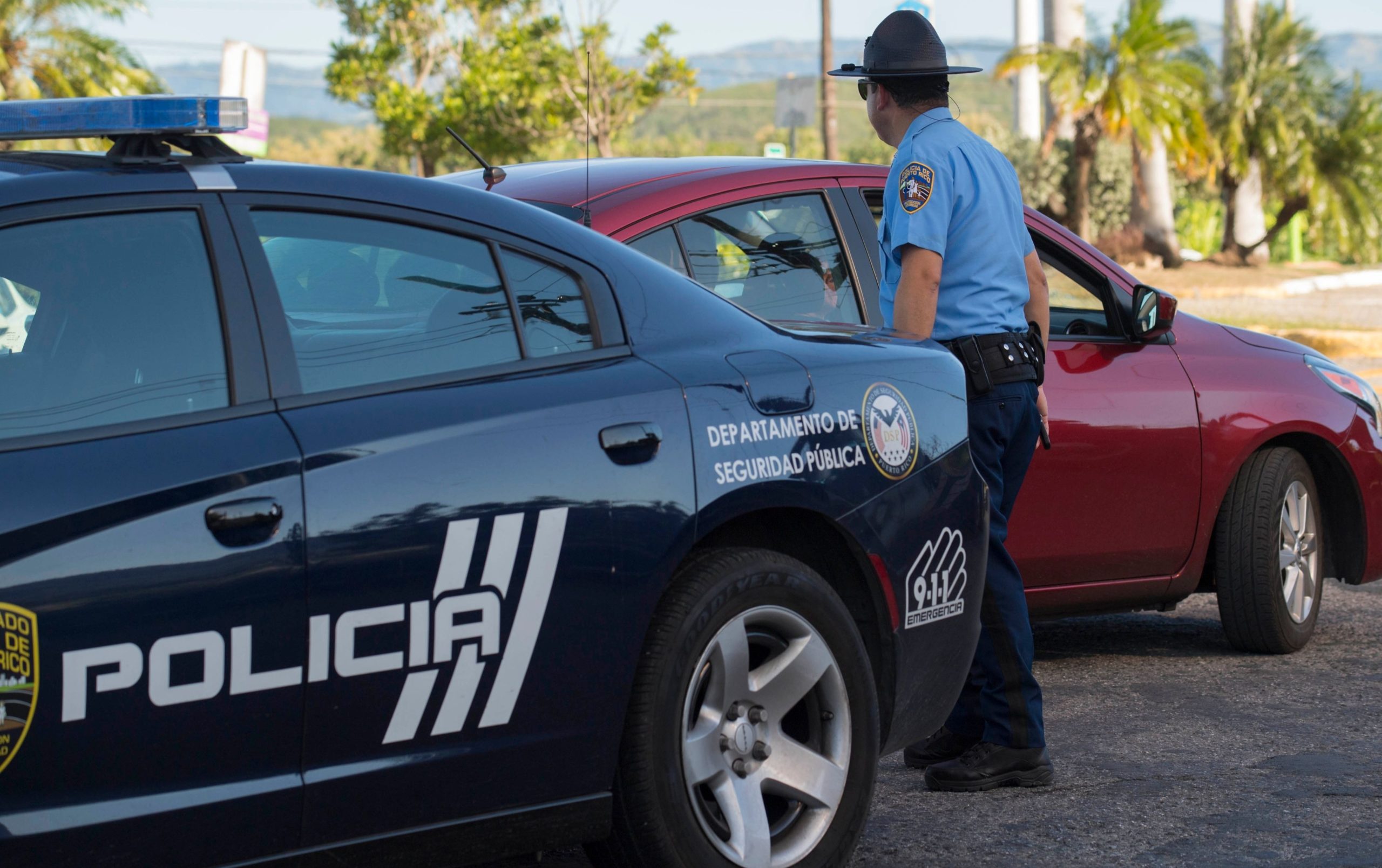 Policía