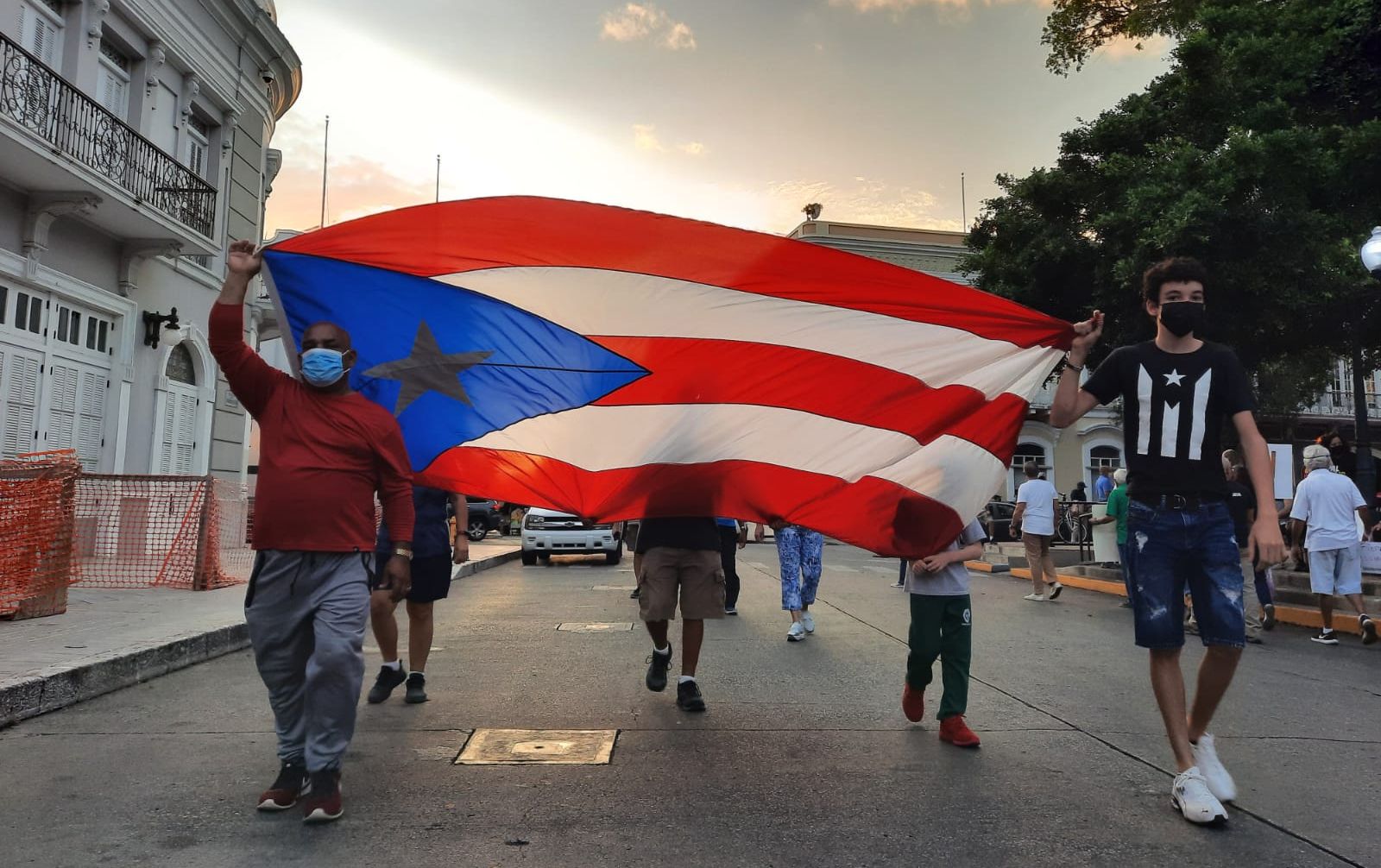 Maestros se manifiestan en defensa de un retiro digno para el gremio