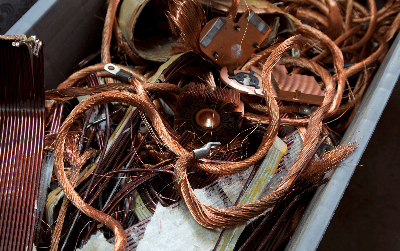 Escalan subestación de LUMA para hurtar cobre y otros materiales