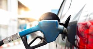 Indagan bajar precio de la gasolina con descuento a clientes que la compre en efectivo