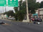 Accidente en el que motora se parte en pedazos