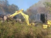 OMME y bomberos trabajan en extinción de fuego forestal en Parguera