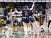 Las Atenienses se niegan a dejar la cima del voleibol