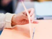 Escasea la mujer en la política sureña