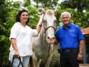 Entregan donativo a Fundación para servicios de equinoterapia