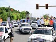 Jenniffer González recorre Bayamón y desmiente que tenga intención de privatizar la AEP