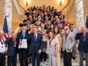 Honran a decenas de veteranos y veteranas por su servicio