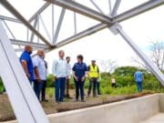 Inspeccionan trabajos de mejoras en troncal sanitaria en Guayama