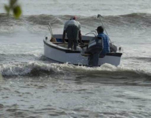 Recomiendan quedarse en tierra y no bañarse en la playa
