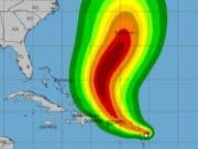 Tormenta Ernesto incrementa sus vientos