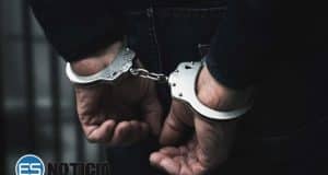 Arrestan hombre por coger por el cuello a fémina y dejarla inconsciente