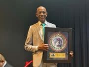 “Mambo” De León recibirá el Premio Ángel “Cuqui” Mangual