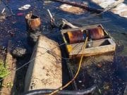 Guardia Costera supervisa limpieza de derrame de combustible en Puerto de San Juan