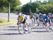 75 ciclistas pedalean en el Clásico Bernardino Mass