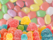 Salud crea comité para atender la prohibición del colorante rojo número 3 en los alimentos