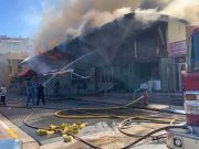 Bomberos atienden fuego en la Plaza del Mercado de Santurce