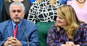 Santini responde a críticas de Hernández Rivera: “El único desorganizado es él”