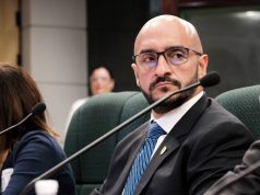 Policía exhorta a reconocer o querellarse contra agentes