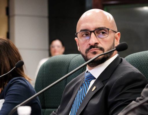 Policía exhorta a reconocer o querellarse contra agentes