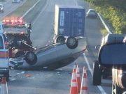 Carro volcado en la PR-2 provoca fuerte congestión vehicular en Guayanilla