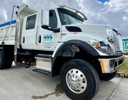 Acusan a seis empleados de la AAA por ponchar e irse sin trabajar