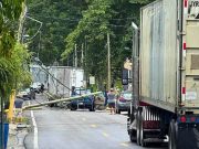 Cierran tramo de carretera entre Jayuya y Ponce luego que camión arrastró tendido eléctrico