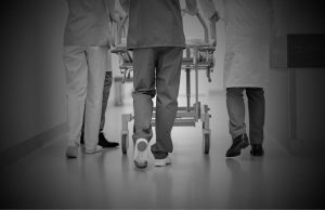 Salud ordena investigar alegada falta de camas en cuatro hospitales