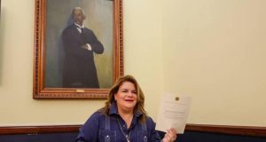 Gobernadora firma medida que reconoce al nasciturus como persona natural