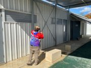 Alcaldes esperan las promesas de reparar escuelas