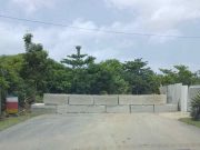 Controversia por muro que bloquea acceso a playa en Aguada