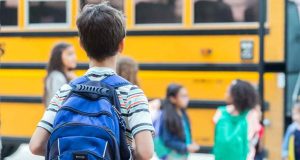 Estudiantes de escuelas públicas mejoran el desempeño escolar en un 10%