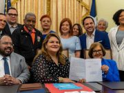 Gobernadora firma tres leyes para fortalecer educación y promover salud infantil