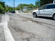 Vecinos de El Tuque, en Ponce, denuncian pésimas condiciones de las carreteras