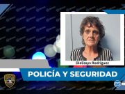 Causa para arrestar mujer que quedó atrapada en la puerta de un banco