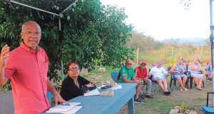 Vecinos se quejan de la operación en finca agrícola