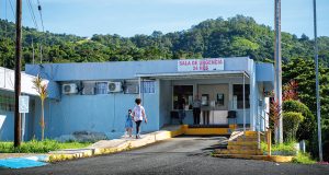 CDT: Sistema de cuidados de salud que intentan mantener con vida