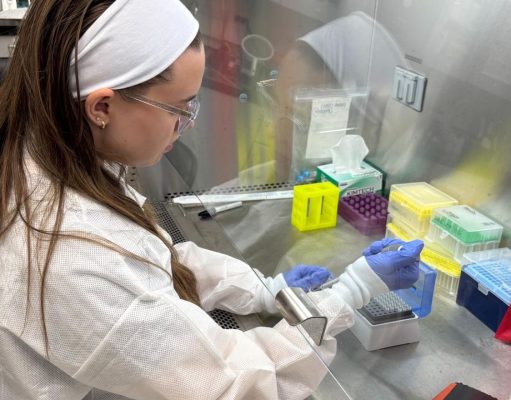 Joven ponceña recibe premio nacional por su investigación sobre el dengue