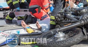 Grave el motorista que chocó con camión de recogido de basura