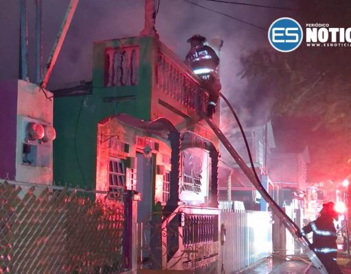 Fuego consume tres residencias en La Playa de Ponce