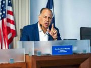 Senador critica veto a proyecto sobre escoltas y oposición denuncia defensa de privilegios