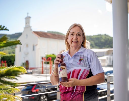 La Lola: Sangría peñolana con rostro de mujer