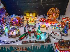 Familia ponceña diseña en su residencia la ‘Villa Mágica de Navidad’