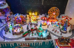 Familia ponceña diseña en su residencia la ‘Villa Mágica de Navidad’