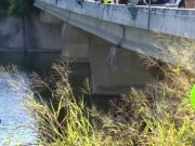 Rescatan e identifican víctima fatal de accidente cuyo auto cayó a río en Naranjito