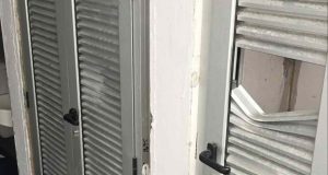 Bloquean camerinos del Hiram Bithorn por supuestos actos de vandalismo