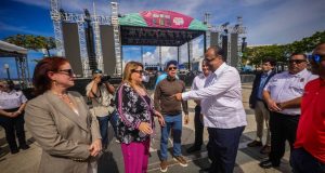 Gobernadora recorre Viejo San Juan a horas de la SanSe