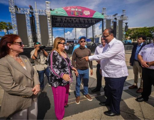 Gobernadora recorre Viejo San Juan a horas de la SanSe