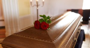 Más muertes que nacimientos en el 2025