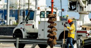 Electricoop firma contrato con Genera PR para labores de mantenimiento en plantas generatrices de la Isla